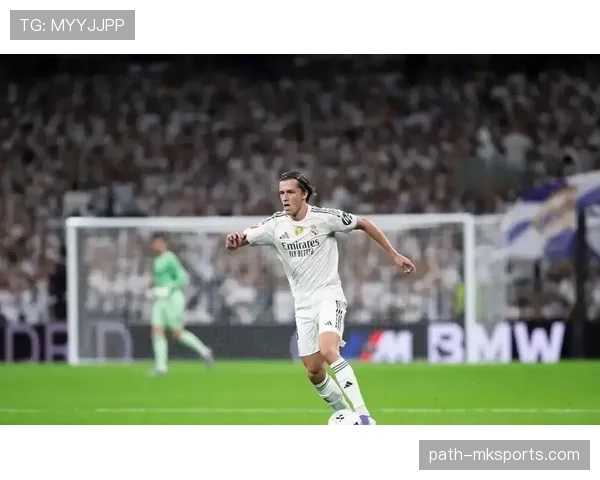 西甲皇马球迷狂热持续升温，主场氛围彰显球队竞争力