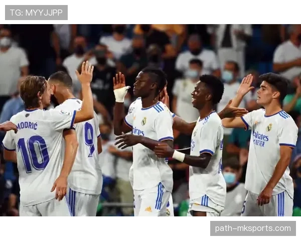 萨卡与维尼修斯：左边锋与右边锋的角色定位与表现差异分析