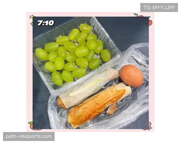 覃海洋家的冰箱里只有鸡胸肉和蛋白粉,连瓶可乐都找不到 覃海洋家的冰箱里只有鸡胸肉和蛋白粉,连瓶可乐都找不到